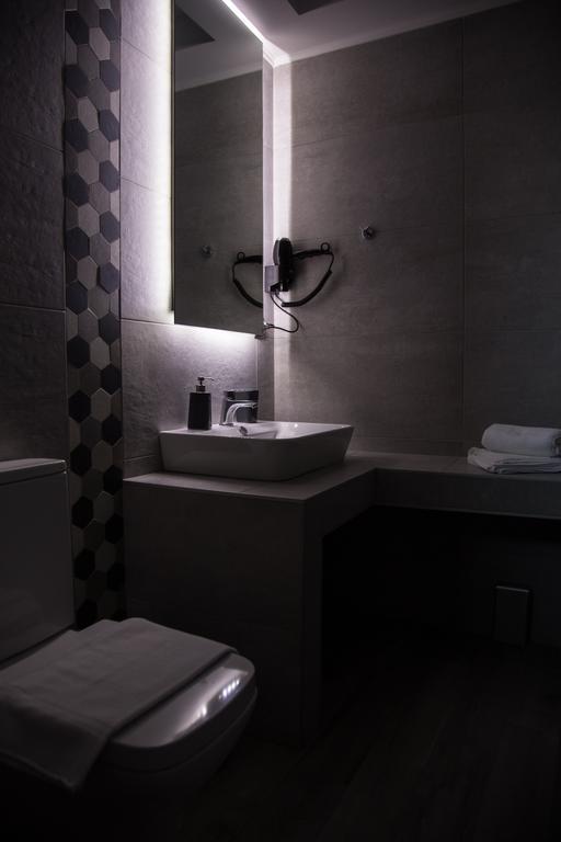 B. U. Luxury * Asprovalta